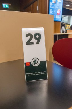 İsveç McDonald 's' daki masa numarası.