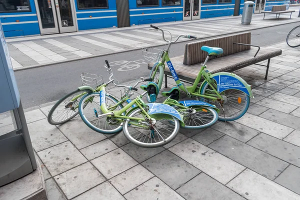 ストックホルムにある3台のユーバイク. — ストック写真