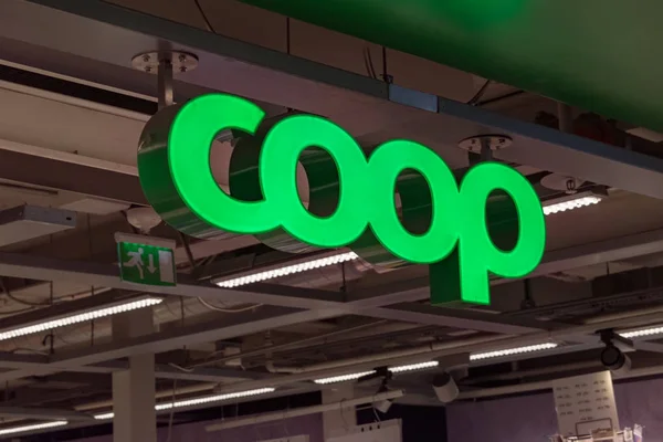 Green Coop canta in Sweeden. Coop è negozio . — Foto Stock