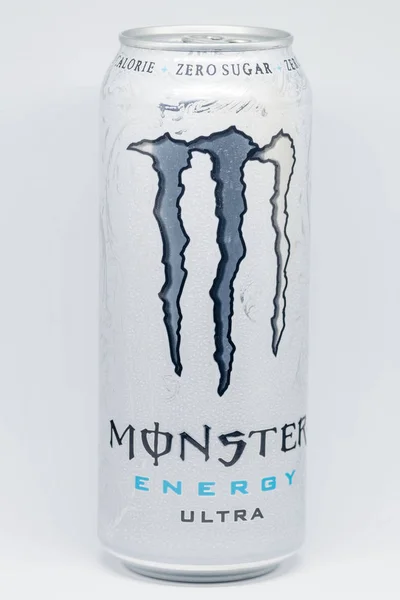 Plechovka Monster Energy Drink ultra. — Stock fotografie