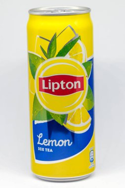 Bir kutu lipton limonlu buzlu çay..