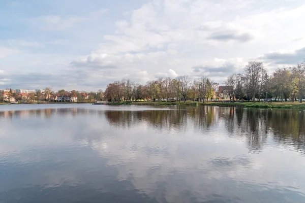 Pofajdok Domowe Lago masculino en Szczytno, Polonia . —  Fotos de Stock