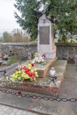 Polonya Sovyet Savaşı sırasında ölen 26 Polonyalı askerin mezarı.