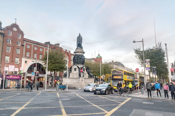 Monumento a Daniel O 'Connell en O' Connell Street Lower . — Foto de Stock
