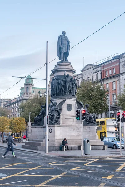 Monumento a O 'Connell, el monumento a Daniel O' Connell en O 'Connell Street . — Foto de Stock