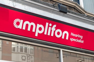 Amplifon İşitme Uzmanının logosu ve işareti.