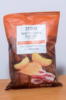 Tesco dalgalı cips aromalı ayçiçeği yağı ile hazırlanmış pastırma..