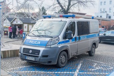 Gdansk Noel Fuarında polis arabası.