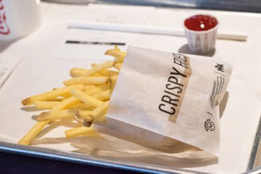 Max Burgers 'dan orta boy kızarmış patates kızartması..