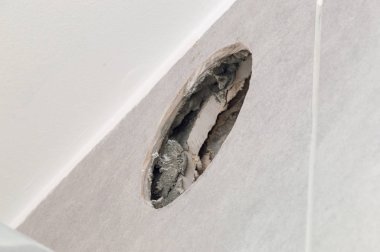 Havalandırma ızgarası için delik.