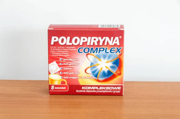 Комплекс Полопирина. Лекарства от гриппа или лихорадки . — стоковое фото