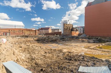 Gdansk, Polonya - 22 Mart 2020: Eski Gdansk kasabasındaki inşaat alanı.