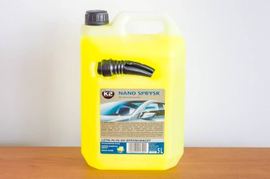 Pruszcz Gdanski, Polonya - 29 Mart 2020: K2 Nano sprysk ön cam temizleyicisi.