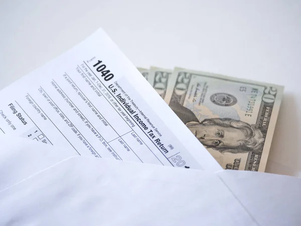 Close Photograph 1040 Federal Department Treasury Individual Income Tax Return — Stock Photo, Image