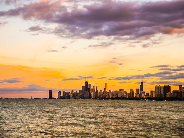 Fantastisk Solnedgång Utsikt Över Chicago Stadssilhuetten Består World Kända Byggnader — Stockfoto