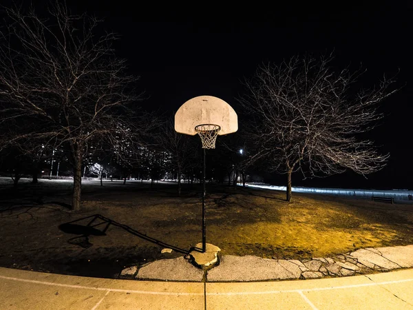 Night Photograph Outdoor Weathered Basketball Court Basketball Hoops White Backboards — Stock Photo, Image
