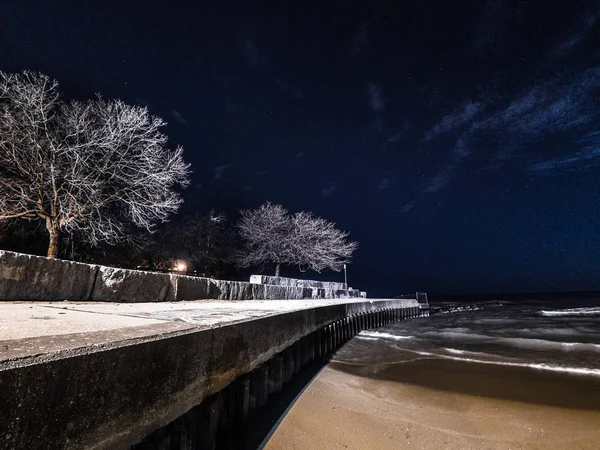 Beautiful Landscape Photograph Curved Concrete Lakefront Barrier Foster Beach Night — Stock Photo, Image