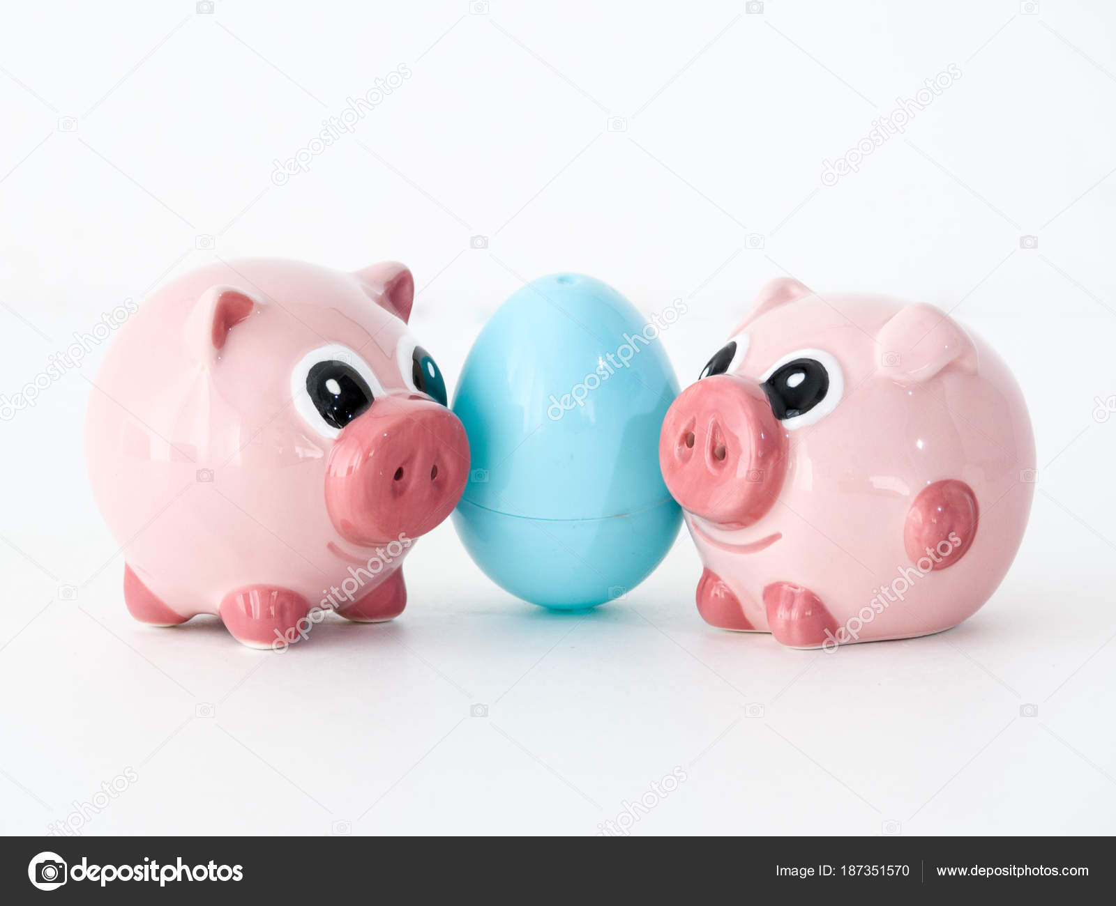 Festive Holiday Centerpiece Pig Salt Pepper Ears Eyes Nose