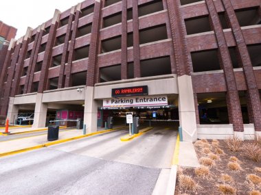 Chicago, Il - 23 Mart 2018: Loyola Üniversitesi Öğrenci ve personel gezginler basketbol takım elite 8 Mart ayında yapma kutlamak onların 1963 başlık yıldönümünde Madness Ncaa Turnuvası.