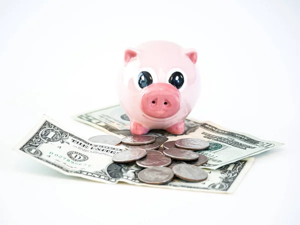 Fotografia Bonito Banco Cerâmica Rosa Piggy Sentado Cima Uma Pilha — Fotografia de Stock