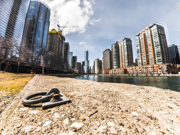 Chicago, IL - March 21st, 2018: Trump International Tower stands — Stock Photo, Image