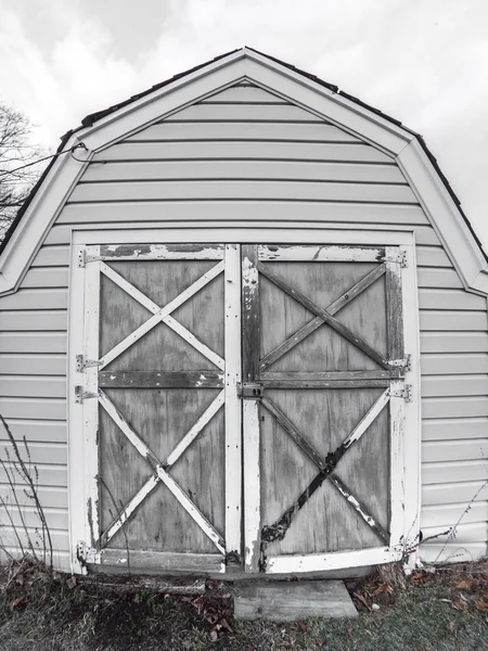 Wide Angle Photograph Small Hobby Farm Barn Weathered Wood Doors — Stock Photo, Image