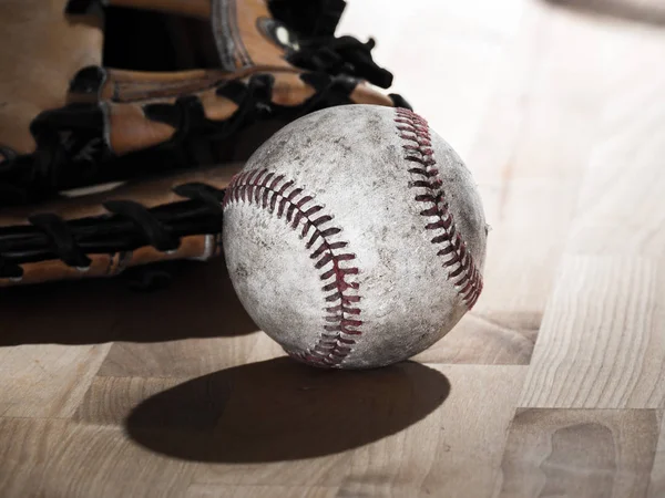 Imagen Fondo Deportivo Una Vieja Pelota Béisbol Cuero Envejecida Usada — Foto de Stock