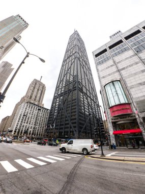 Chicago, Il - 28 Şubat 2018: yeni bir adlandırma hakları anlaşması yapana John Hancock Merkezi şu anda 875 Kuzey Michigan Avenue tarafından gidiyor gibi eski bilinen bina.
