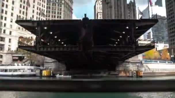 Chicago Listopadu 2019 Chodci Užívají Prohlížení Sobotního Ranního Mostu Výtah — Stock video