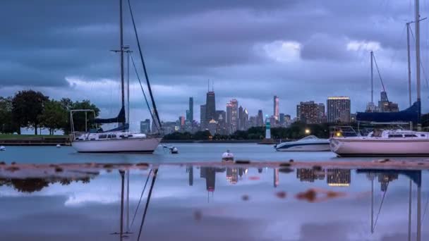 Chicago Października 2019 Zmierzch Zmienia Się Noc Gdy Łodzie Pływają — Wideo stockowe