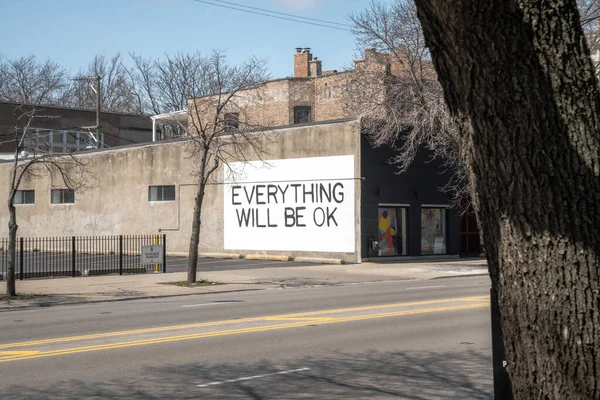 芝加哥 伊利诺斯州 2020年4月18日 Lytle House艺术计划与艺术家Jason Kofke合作 在Edgewater社区创作了一幅大型壁画 为Covid 19的流行注入了希望 — 图库照片