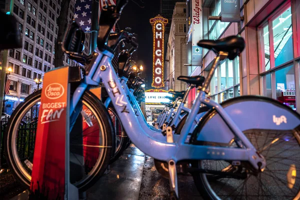 Chicago Abril 2020 Bicicletas Blue Divvy Sentam Trancadas Suas Docas — Fotografia de Stock