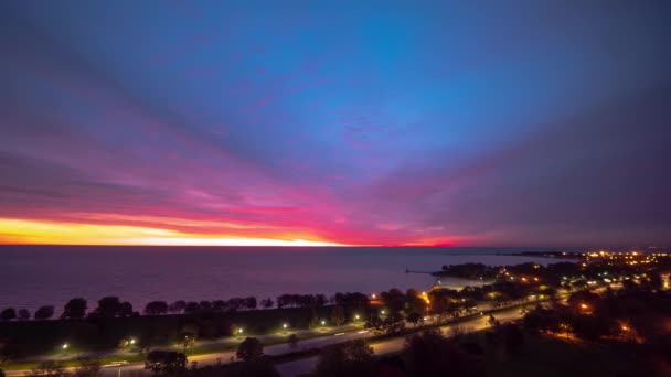 Een Prachtige Luchtfoto Zonsopgang Timelapse Met Hemel Vuur Roze Geel — Stockvideo