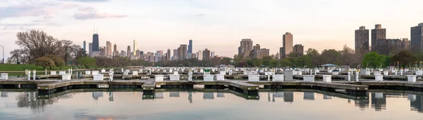 Chicago May 2020 Diversey Harbor Piers Boat Docks 일반적으로 레크리에이션 — 스톡 사진