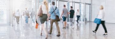 Kalabalığın bir giriş