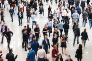 Bulanık iş adamları ticaret fuarına akın ediyor