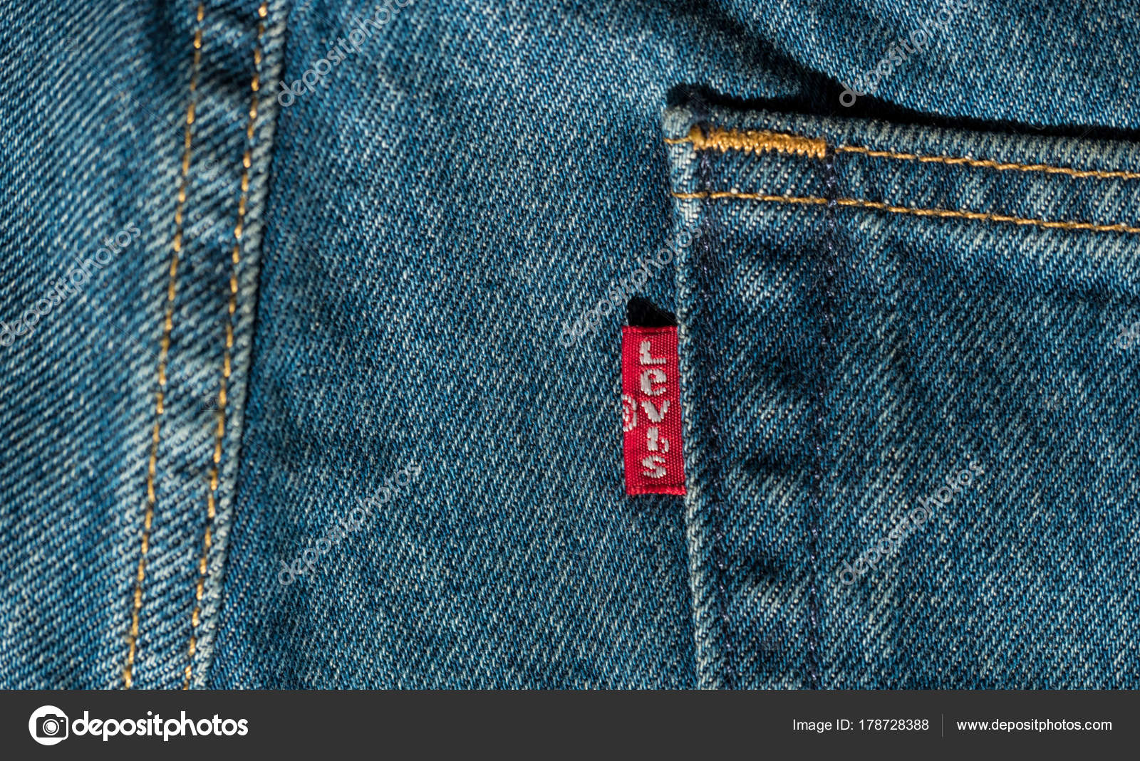 Close up of the LEVI'S label on a blue jeans – Stock Editorial Photo ©  rclassenlayouts #178728388