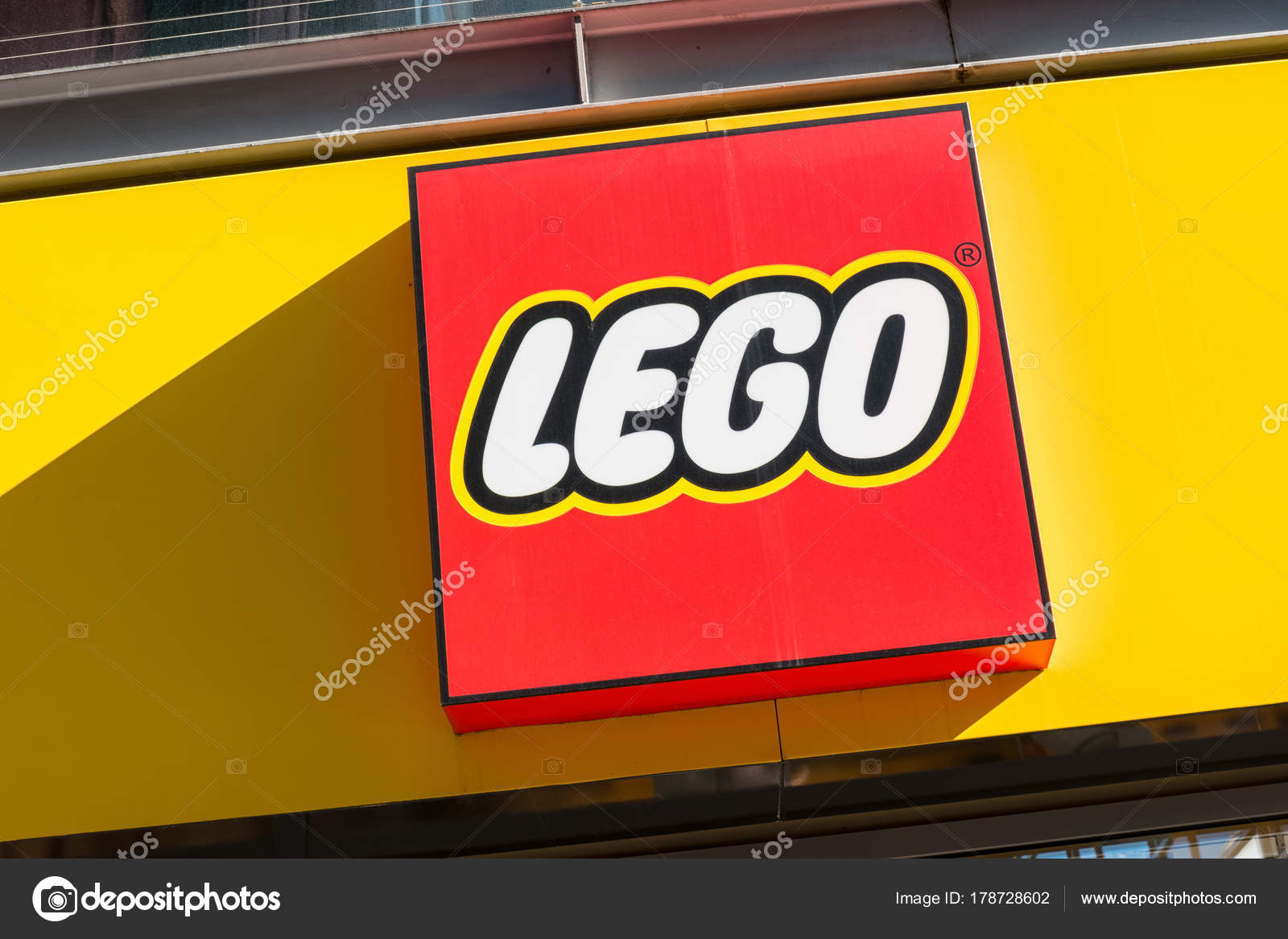 Lego Logo On A Store Front Stock Editorial Photo C Rclassenlayouts