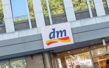 Dm drogeriemarkt işareti