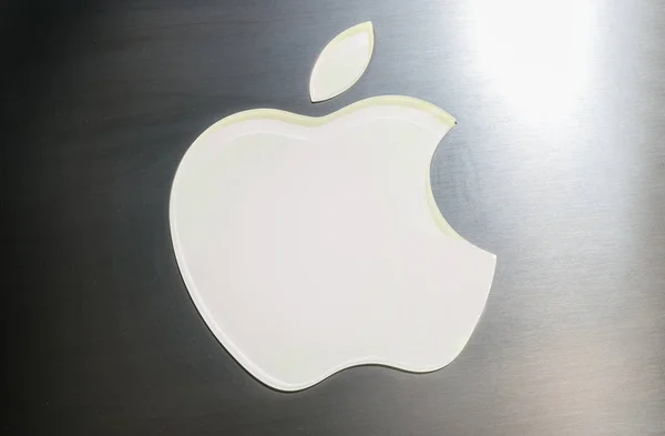 Apple Store merk logo op de voorkant van de winkel — Stockfoto