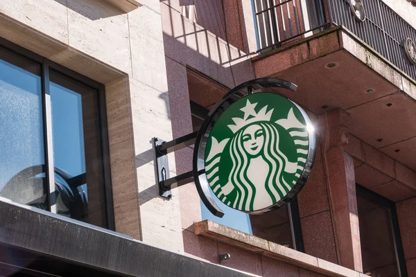 Starbucks kahve mağazası logosu — Stok fotoğraf