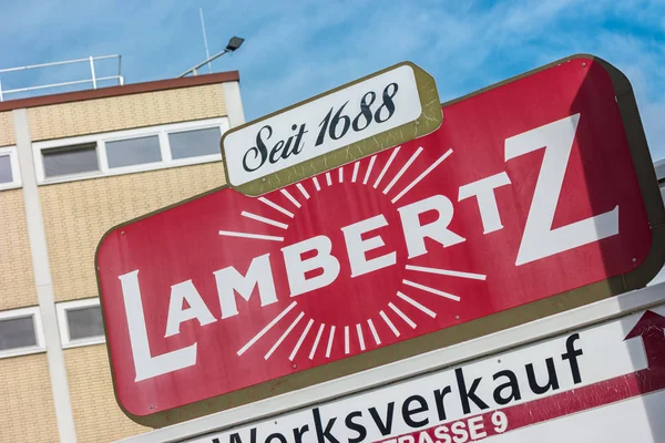Logotipo Lambertz en un edificio de fábrica — Foto de Stock