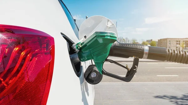 Fylla på gas tank miljöbil självbetjäning — Stockfoto