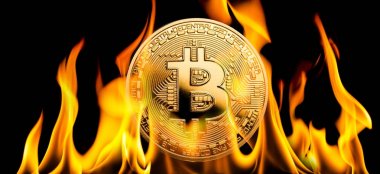 Bitcoin - Btc cryptocurrency para alevler içinde yanan
