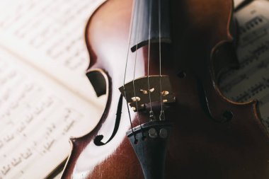 eski antika keman kağıt notları