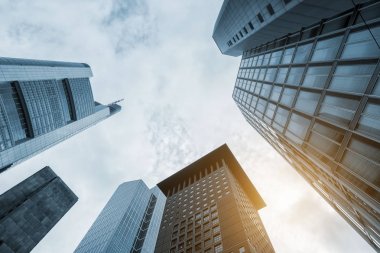 soyut fütüristik cityscape görünümü ile modern gökdelenler