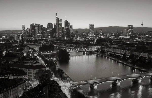 Skyline distrito financiero de Frankfurt en colores blanco y negro — Foto de Stock