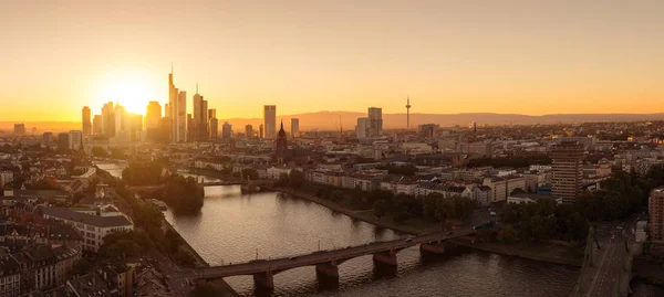Frankfurt Skyline en Sunset Panorama — Foto de Stock