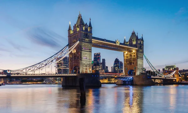 Vista Puente Torre Distrito Negocios Atardecer Londres Ideal Para Sitios —  Fotos de Stock