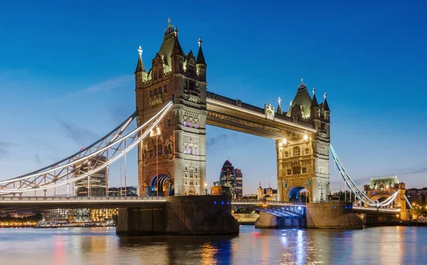Visa Till Tower Bridge Vid Solnedgången London Perfekt För Webbplatser — Stockfoto